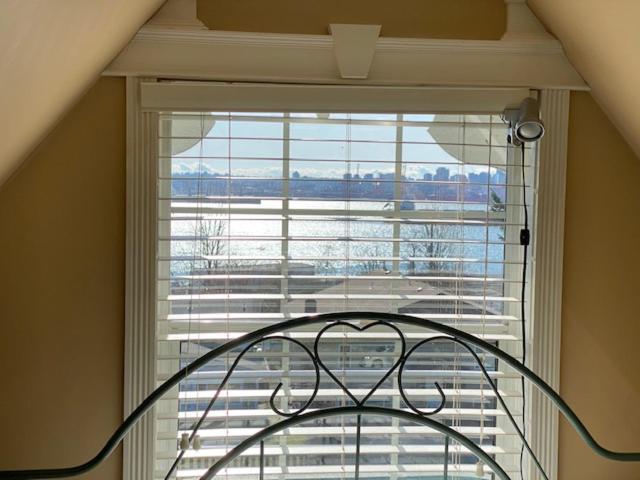 Ocean Breeze Executive Bed And Breakfast North Vancouver Dış mekan fotoğraf